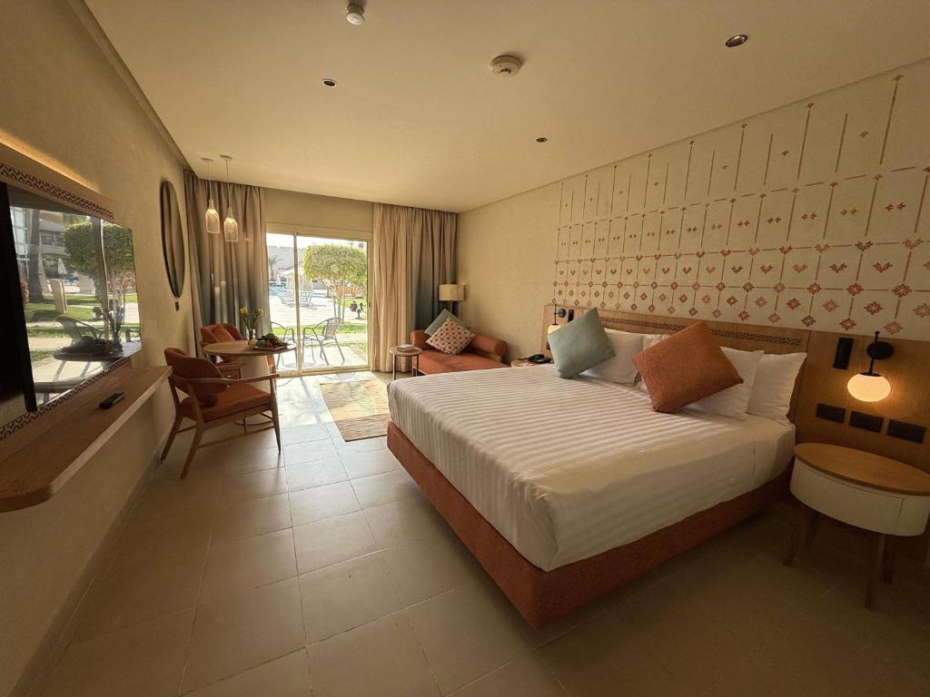 Promenade Beach Resort