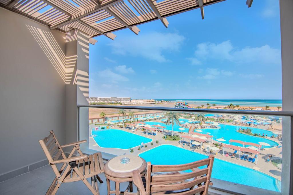 Sunrise Alora Aqua Park Hotel
