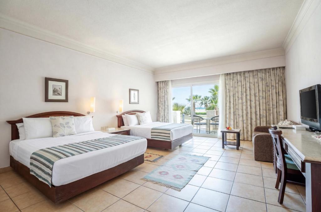 Sunrise Coral Beach Hotel