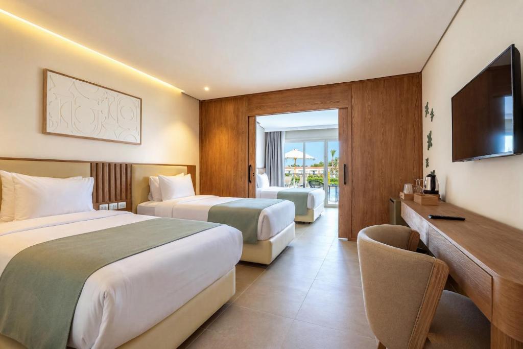 Sunrise Azalea Hotel