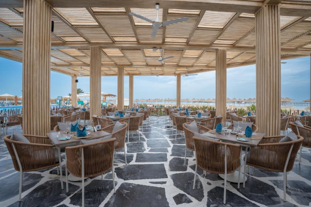 Sunrise Azalea Hotel