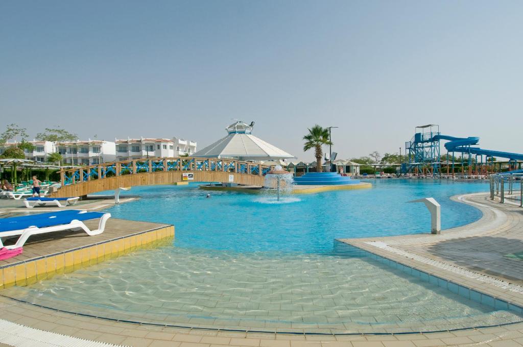 Dreams Beach Resort Hotel